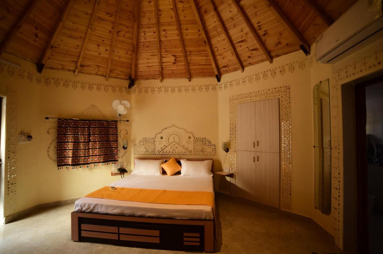 Shyam Home Stay ภุช ภายนอก รูปภาพ