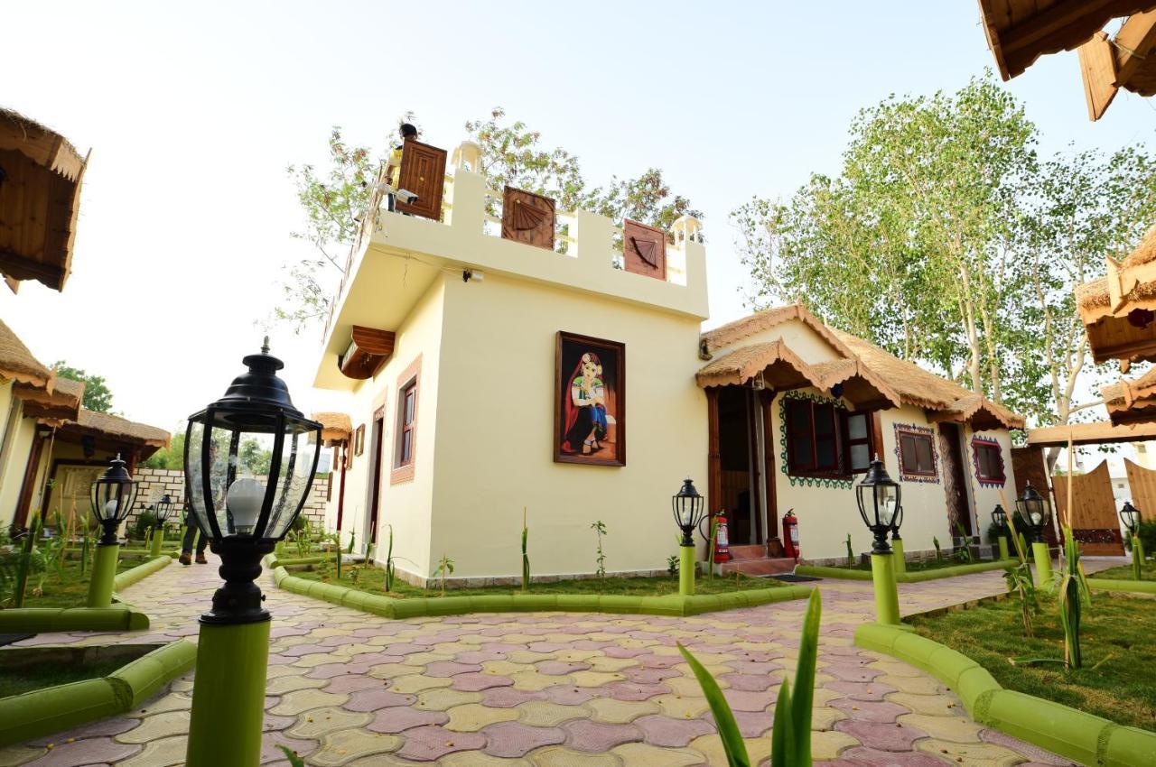 Shyam Home Stay ภุช ภายนอก รูปภาพ