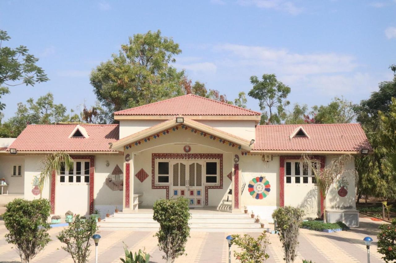 Shyam Home Stay ภุช ภายนอก รูปภาพ