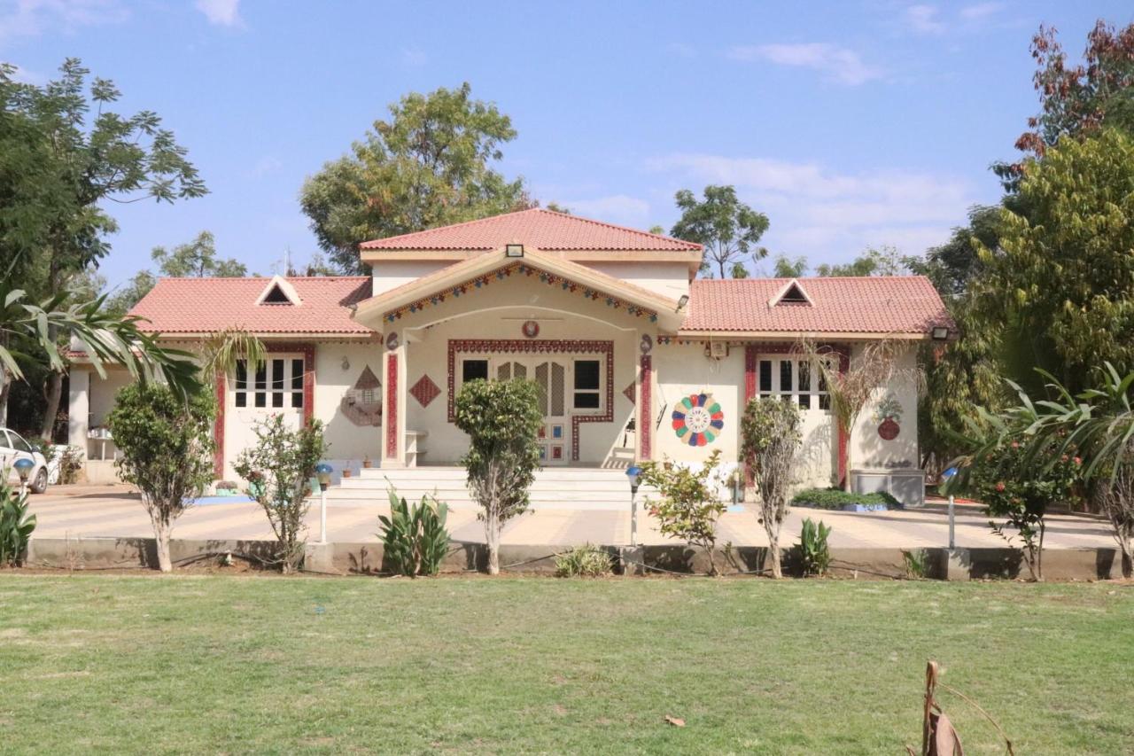 Shyam Home Stay ภุช ภายนอก รูปภาพ