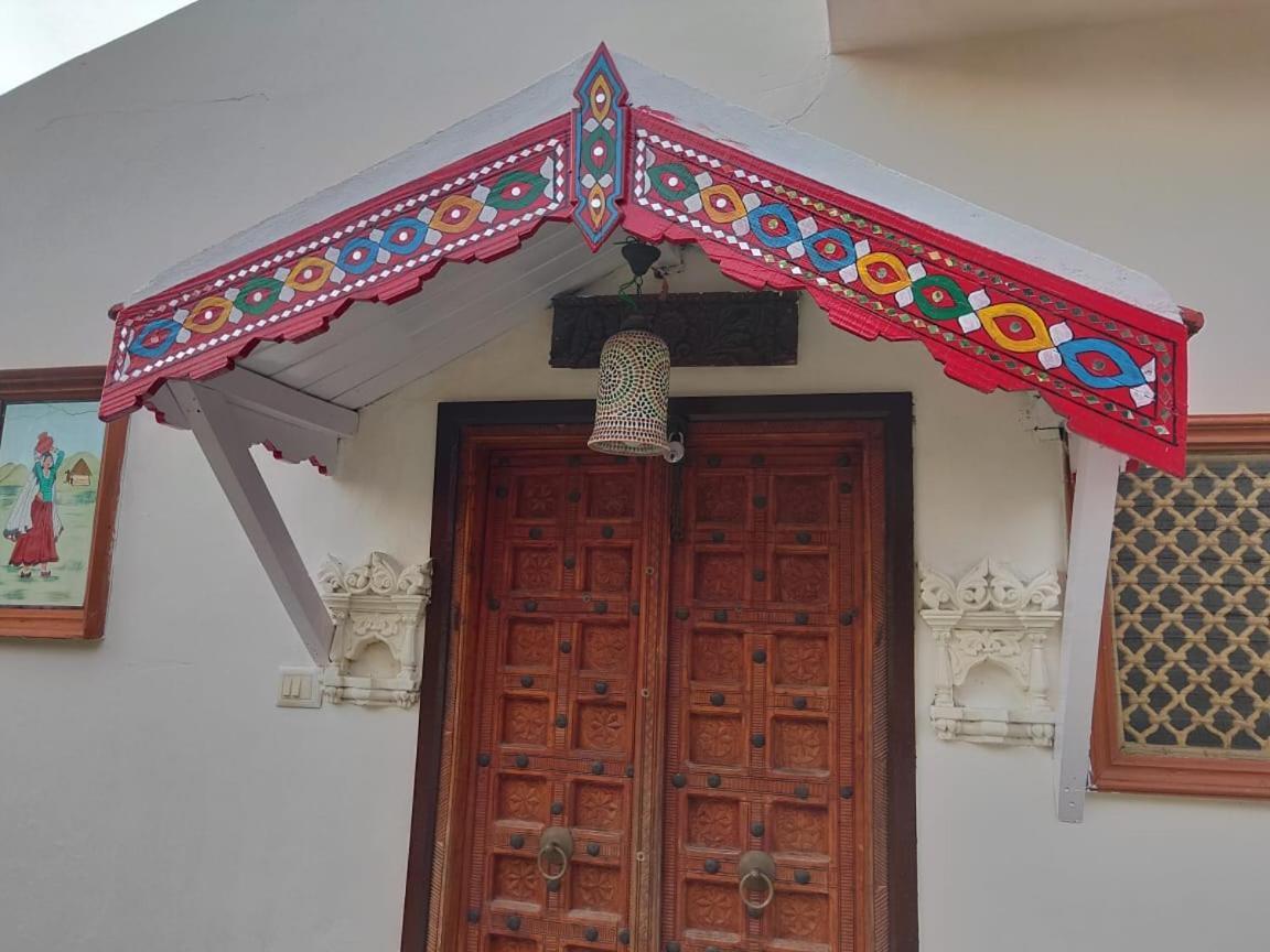Shyam Home Stay ภุช ภายนอก รูปภาพ